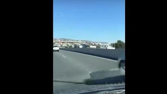 Πανικός στον αυτοκινητόδρομο! Αυτοκίνητο μπήκε στο αντίθετο ρεύμα κυκλοφορίας (βίντεο)